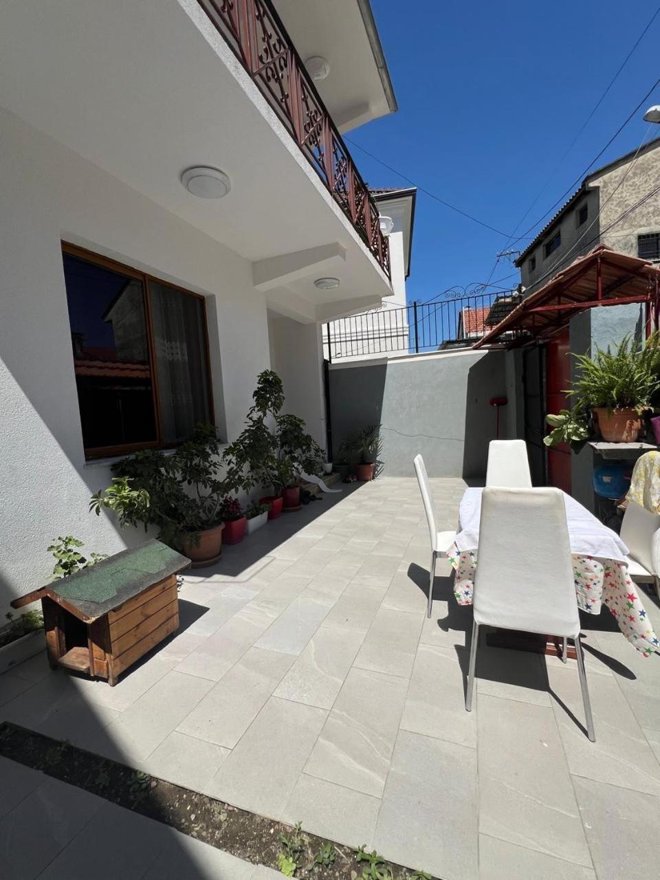 David Guesthouse Shkodër Eksteriør billede